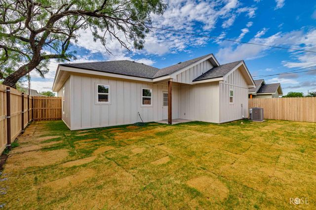 60 E 17th Street, San Angelo, TX 76903