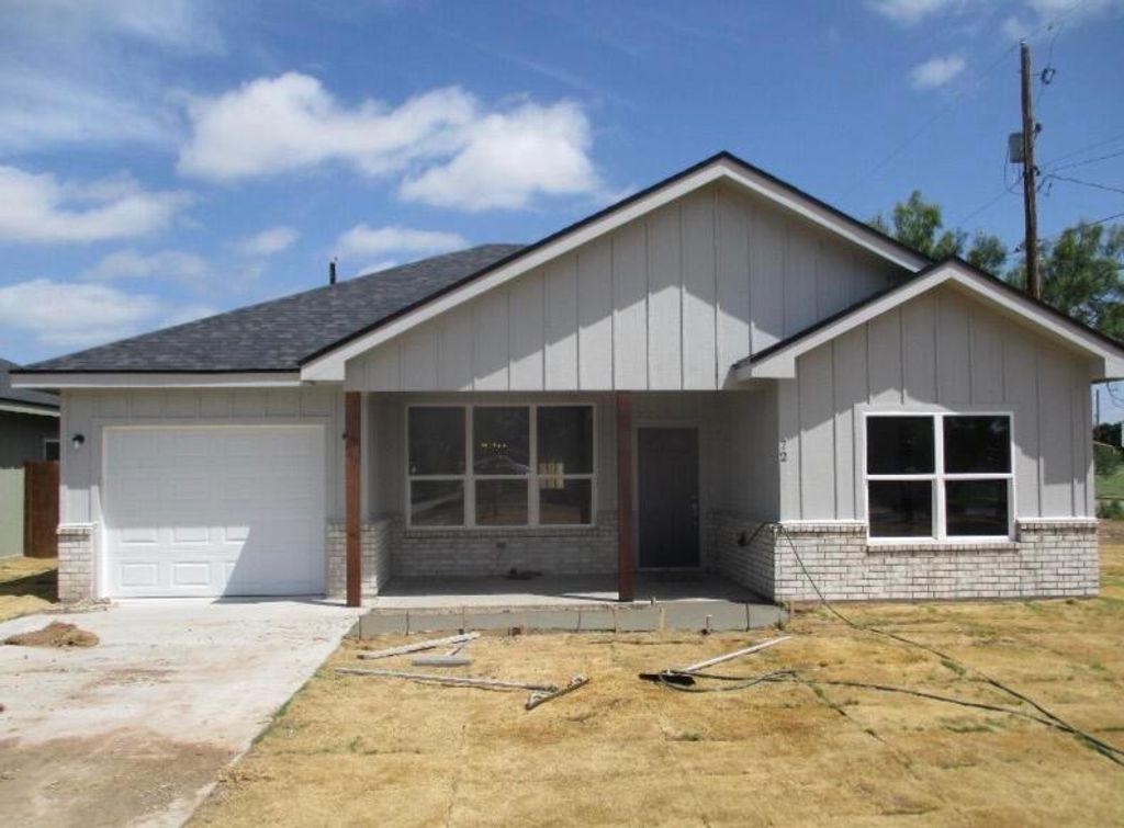 60 E 17th Street, San Angelo, TX 76903
