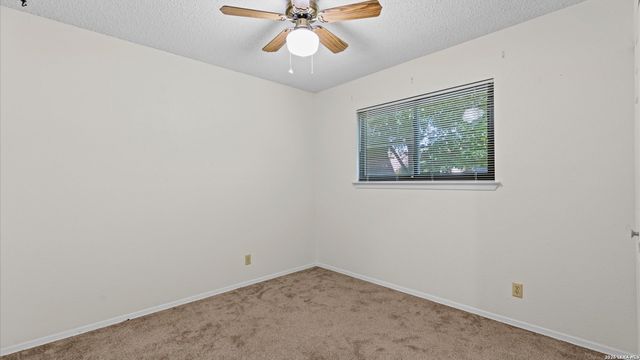 524 Marilyn Dr, Schertz, TX 78154