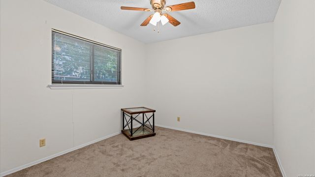 524 Marilyn Dr, Schertz, TX 78154