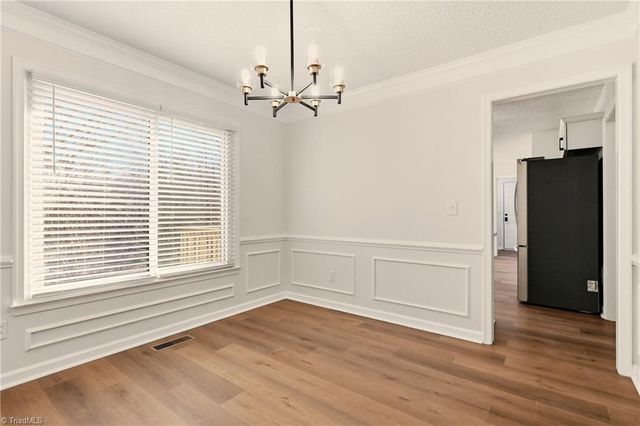 1000 New Hampshire Drive, Jamestown, NC 27282