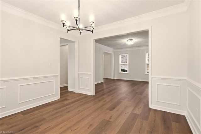 1000 New Hampshire Drive, Jamestown, NC 27282