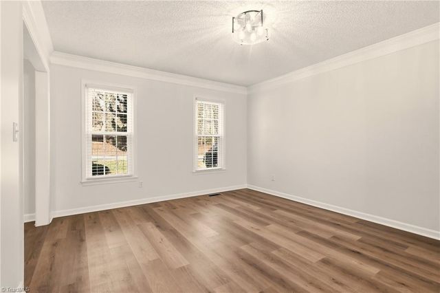 1000 New Hampshire Drive, Jamestown, NC 27282