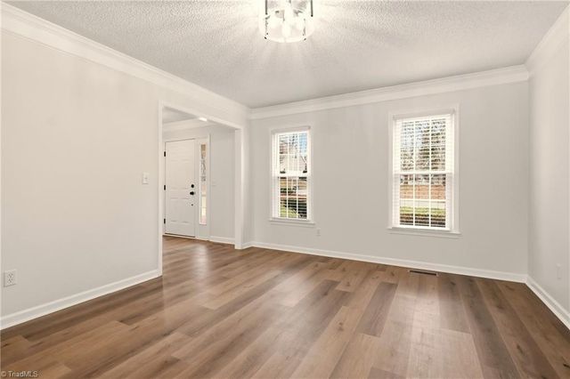 1000 New Hampshire Drive, Jamestown, NC 27282