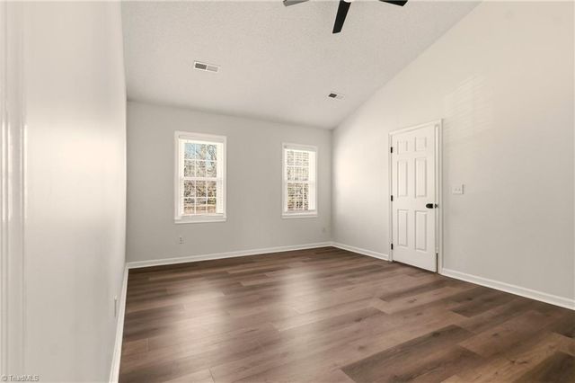 1000 New Hampshire Drive, Jamestown, NC 27282