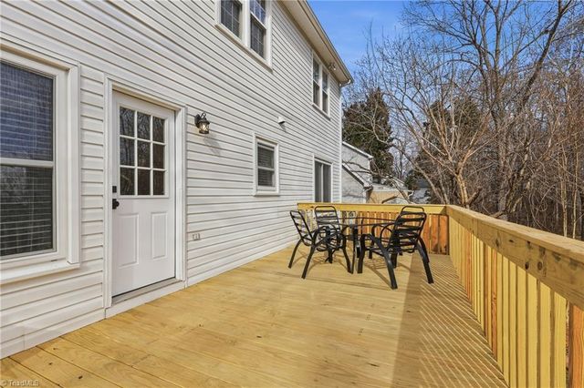 1000 New Hampshire Drive, Jamestown, NC 27282