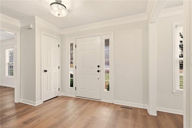 1000 New Hampshire Drive, Jamestown, NC 27282