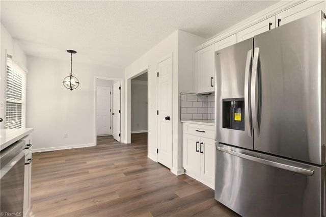 1000 New Hampshire Drive, Jamestown, NC 27282