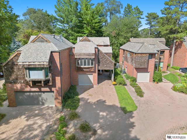 1306 Three Pines Court, Lincoln, NE 68510