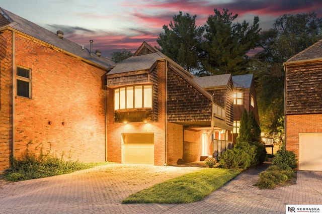 1306 Three Pines Court, Lincoln, NE 68510