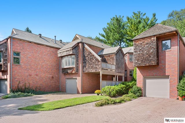 1306 Three Pines Court, Lincoln, NE 68510