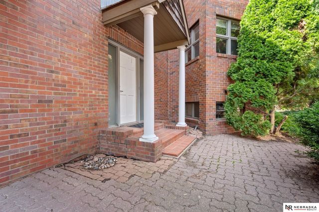 1306 Three Pines Court, Lincoln, NE 68510
