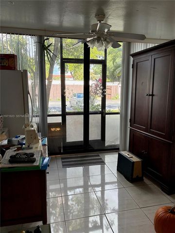 3680 Inverrary Dr 1T, Lauderhill, FL 33319