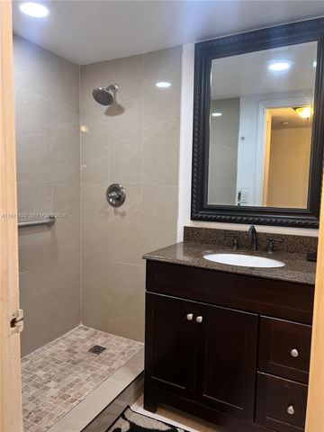 3680 Inverrary Dr 1T, Lauderhill, FL 33319