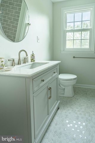 22 BIRCH RD, Malvern, PA 19355