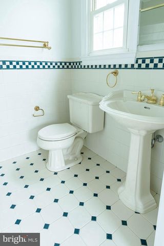 22 BIRCH RD, Malvern, PA 19355