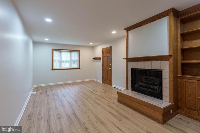 22 BIRCH RD, Malvern, PA 19355