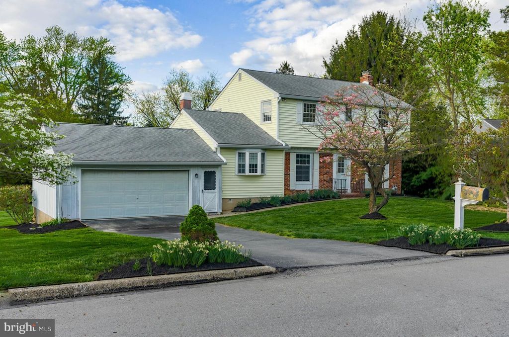 22 BIRCH RD, Malvern, PA 19355