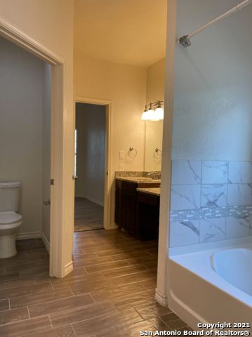 7015 Hallie Ridge, San Antonio, TX 78227