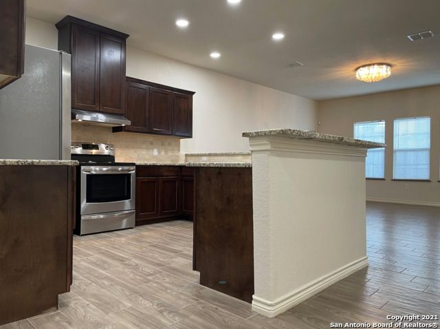 7015 Hallie Ridge, San Antonio, TX 78227