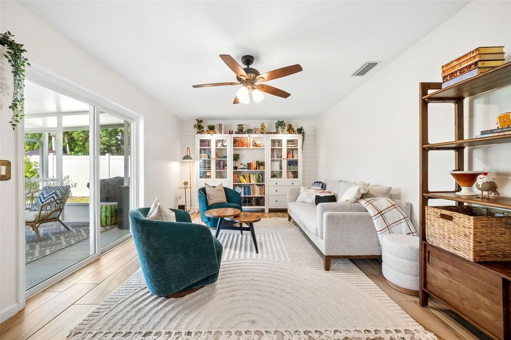 Image 13 of property listing at 1004 CATHY DRIVE, Altamonte Springs, FL 32714