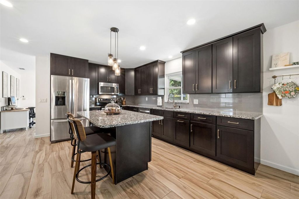 Image 19 of property listing at 1004 CATHY DRIVE, Altamonte Springs, FL 32714