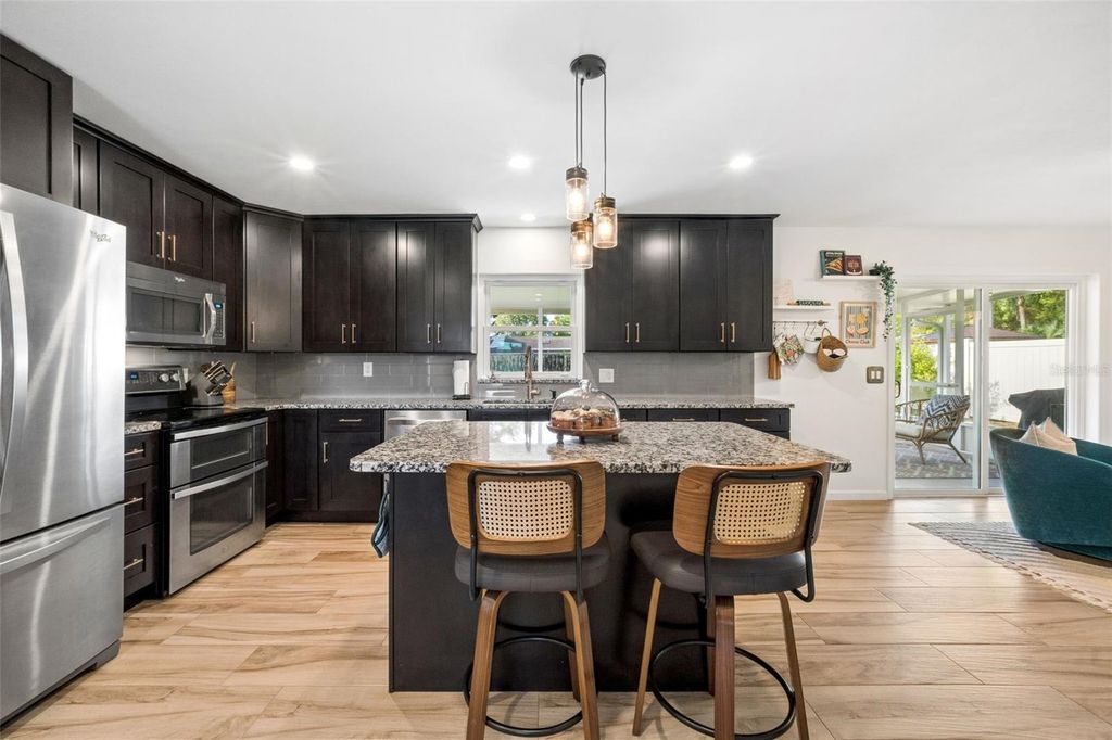 Image 20 of property listing at 1004 CATHY DRIVE, Altamonte Springs, FL 32714