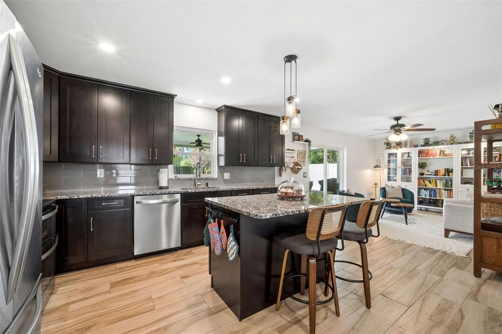 Image 21 of property listing at 1004 CATHY DRIVE, Altamonte Springs, FL 32714