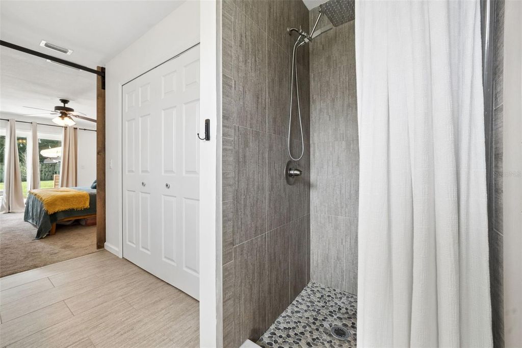 Image 33 of property listing at 1004 CATHY DRIVE, Altamonte Springs, FL 32714