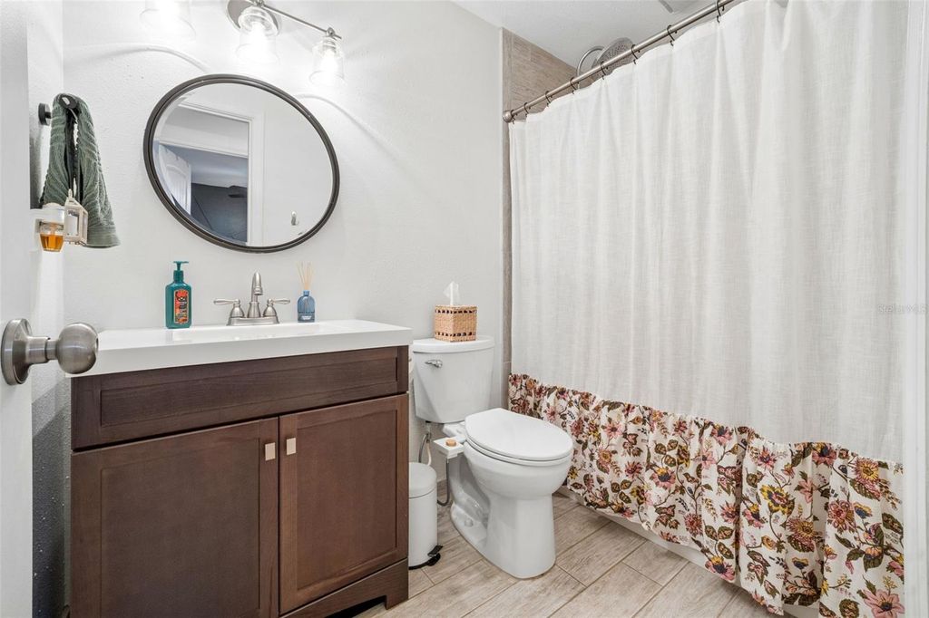 Image 35 of property listing at 1004 CATHY DRIVE, Altamonte Springs, FL 32714