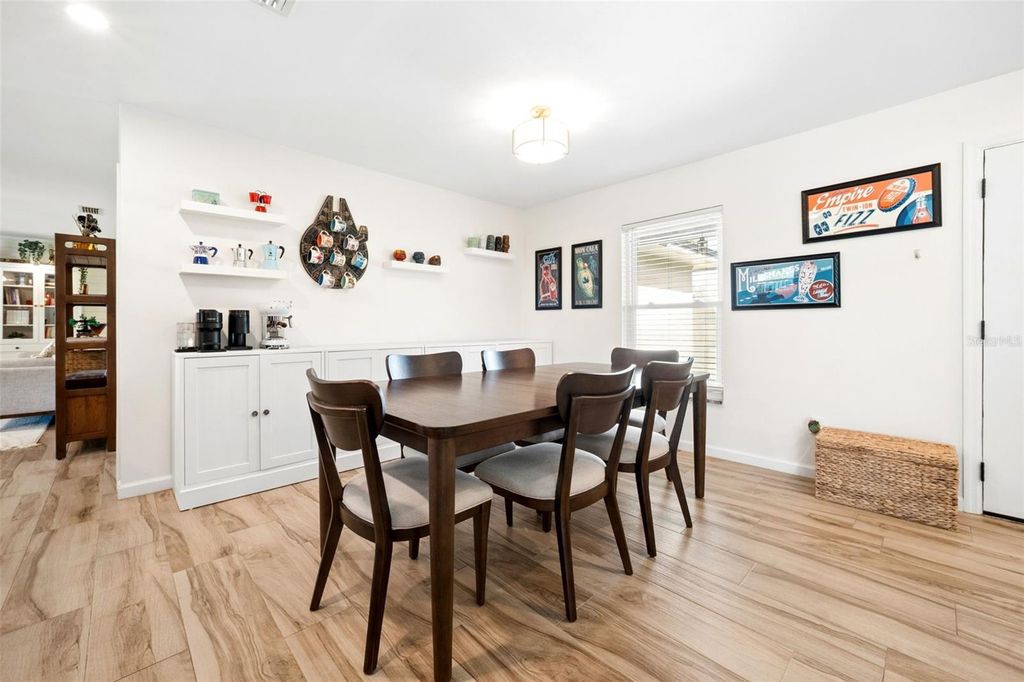 Image 5 of property listing at 1004 CATHY DRIVE, Altamonte Springs, FL 32714