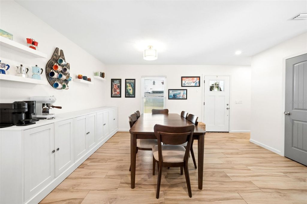 Image 7 of property listing at 1004 CATHY DRIVE, Altamonte Springs, FL 32714