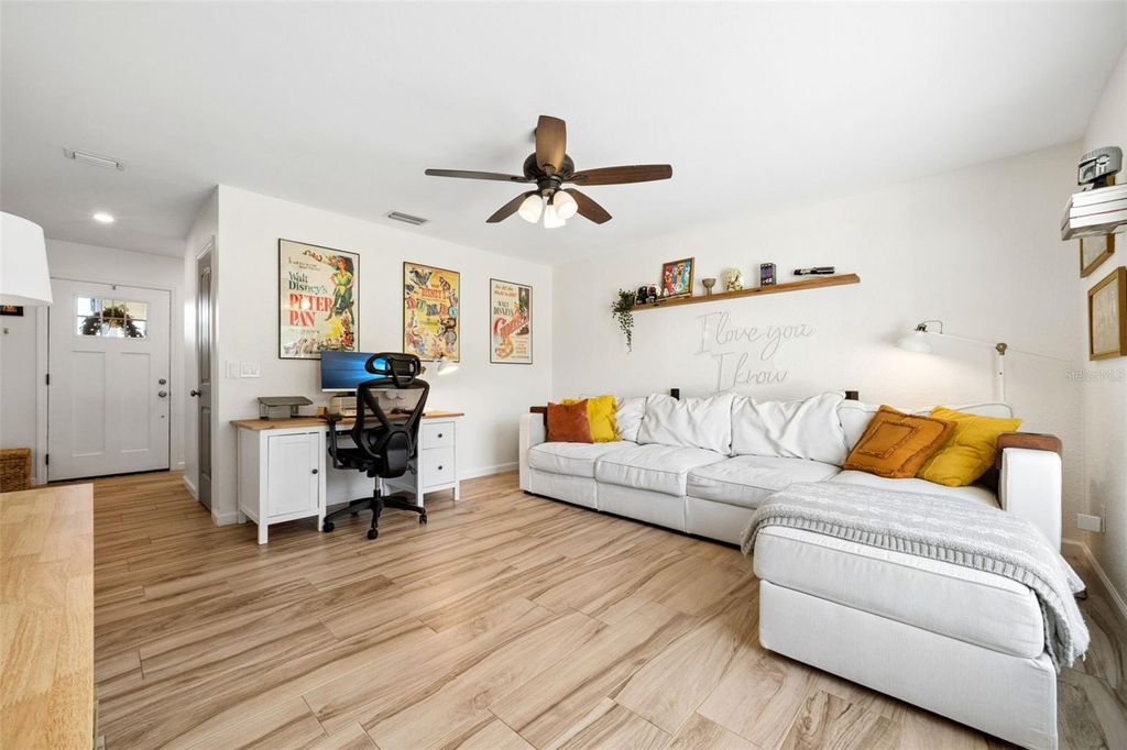 Image 9 of property listing at 1004 CATHY DRIVE, Altamonte Springs, FL 32714