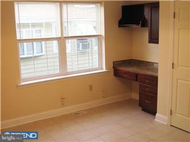 40 N TERRACE AVE, Maple Shade, NJ 08052