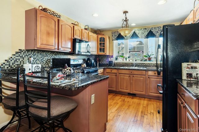 1604 Pondview Loop, Wappingers Falls, NY 12590