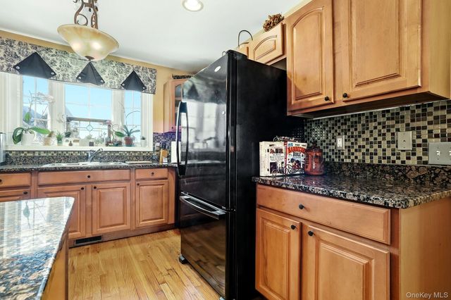 1604 Pondview Loop, Wappingers Falls, NY 12590