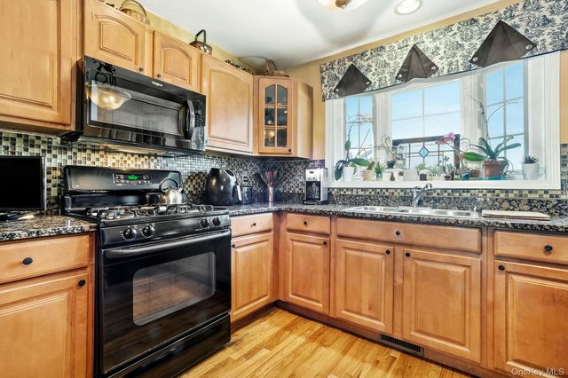 1604 Pondview Loop, Wappingers Falls, NY 12590