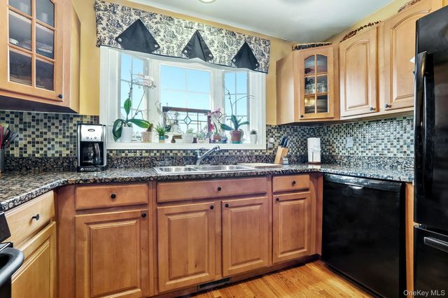 1604 Pondview Loop, Wappingers Falls, NY 12590