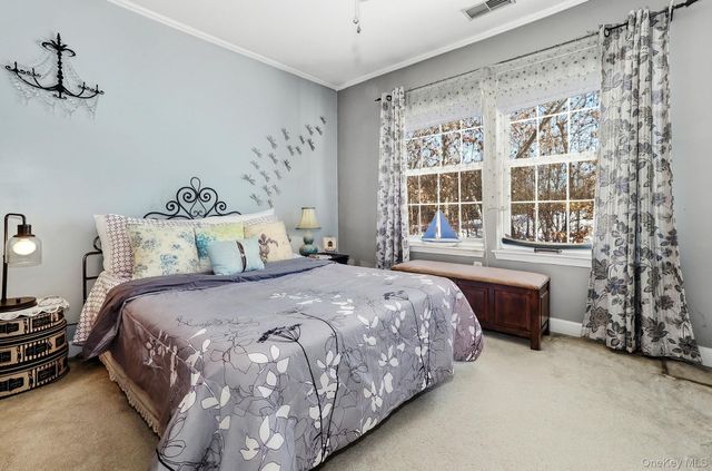 1604 Pondview Loop, Wappingers Falls, NY 12590