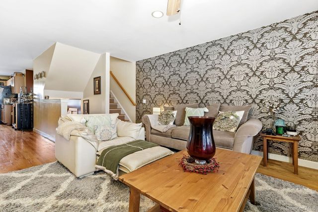 1604 Pondview Loop, Wappingers Falls, NY 12590