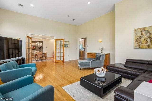 24 Emerson Rd, Parsippany-troy Hills Twp., NJ 07950