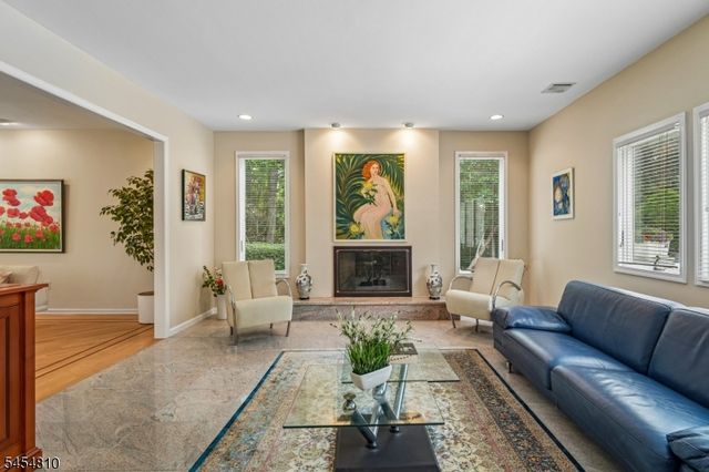 24 Emerson Rd, Parsippany-troy Hills Twp., NJ 07950