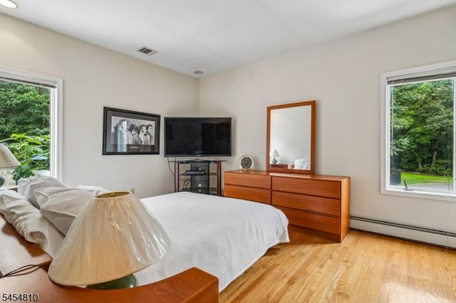 24 Emerson Rd, Parsippany-troy Hills Twp., NJ 07950