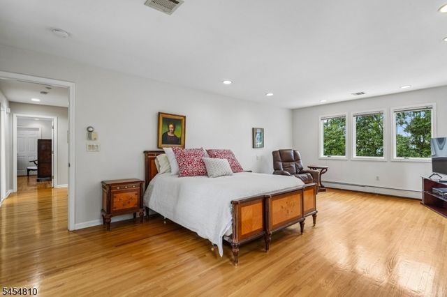 24 Emerson Rd, Parsippany-troy Hills Twp., NJ 07950