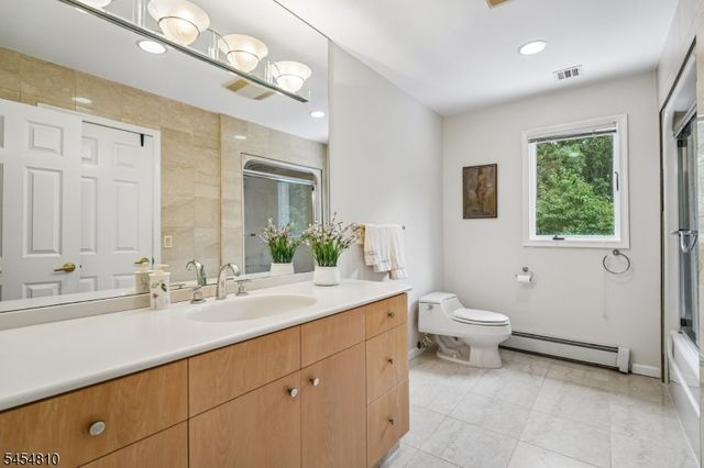 24 Emerson Rd, Parsippany-troy Hills Twp., NJ 07950