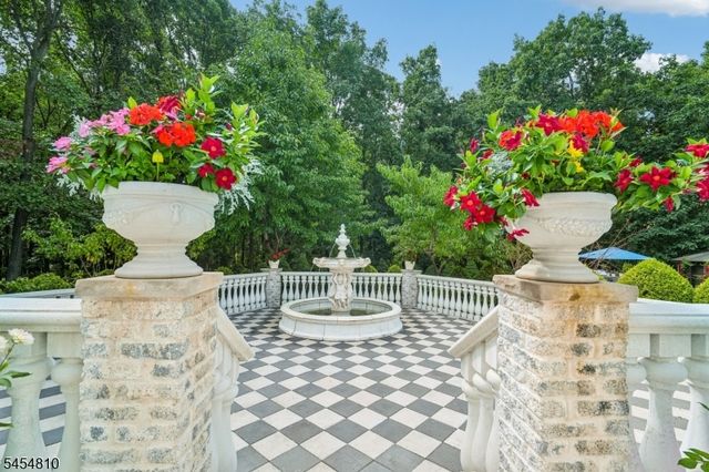 24 Emerson Rd, Parsippany-troy Hills Twp., NJ 07950
