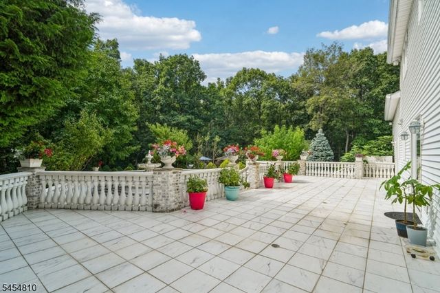 24 Emerson Rd, Parsippany-troy Hills Twp., NJ 07950