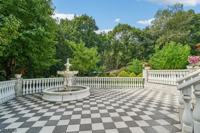 24 Emerson Rd, Parsippany-troy Hills Twp., NJ 07950