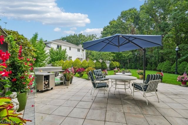 24 Emerson Rd, Parsippany-troy Hills Twp., NJ 07950