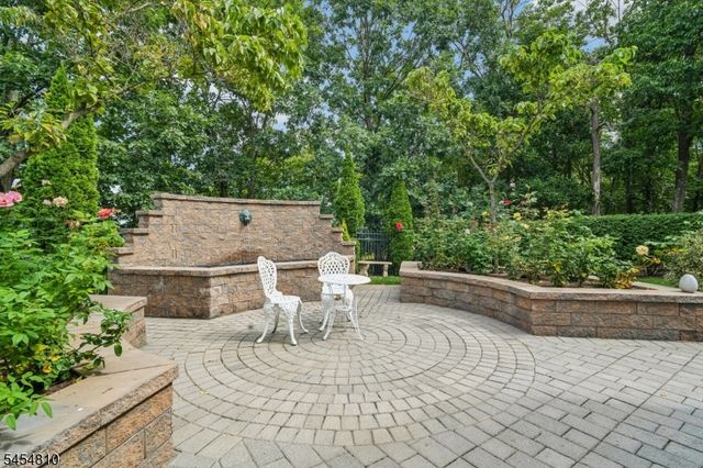 24 Emerson Rd, Parsippany-troy Hills Twp., NJ 07950